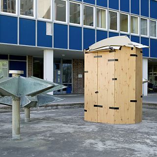 Tim Kellner & Wanja Tolko - housing, 2010. Happening, 2h installation and removal of bulk rubbish.
